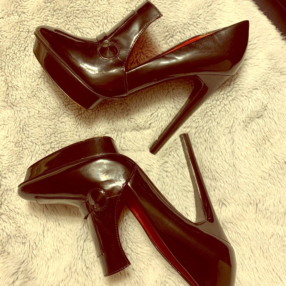 Charles Jourdan pumps 7.5
